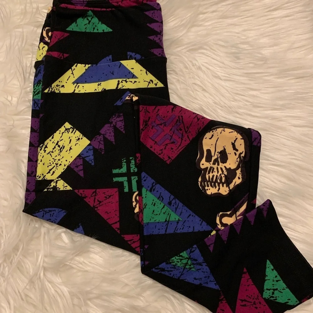 New! Women’s Lularoe Halloween skulls leggings OS